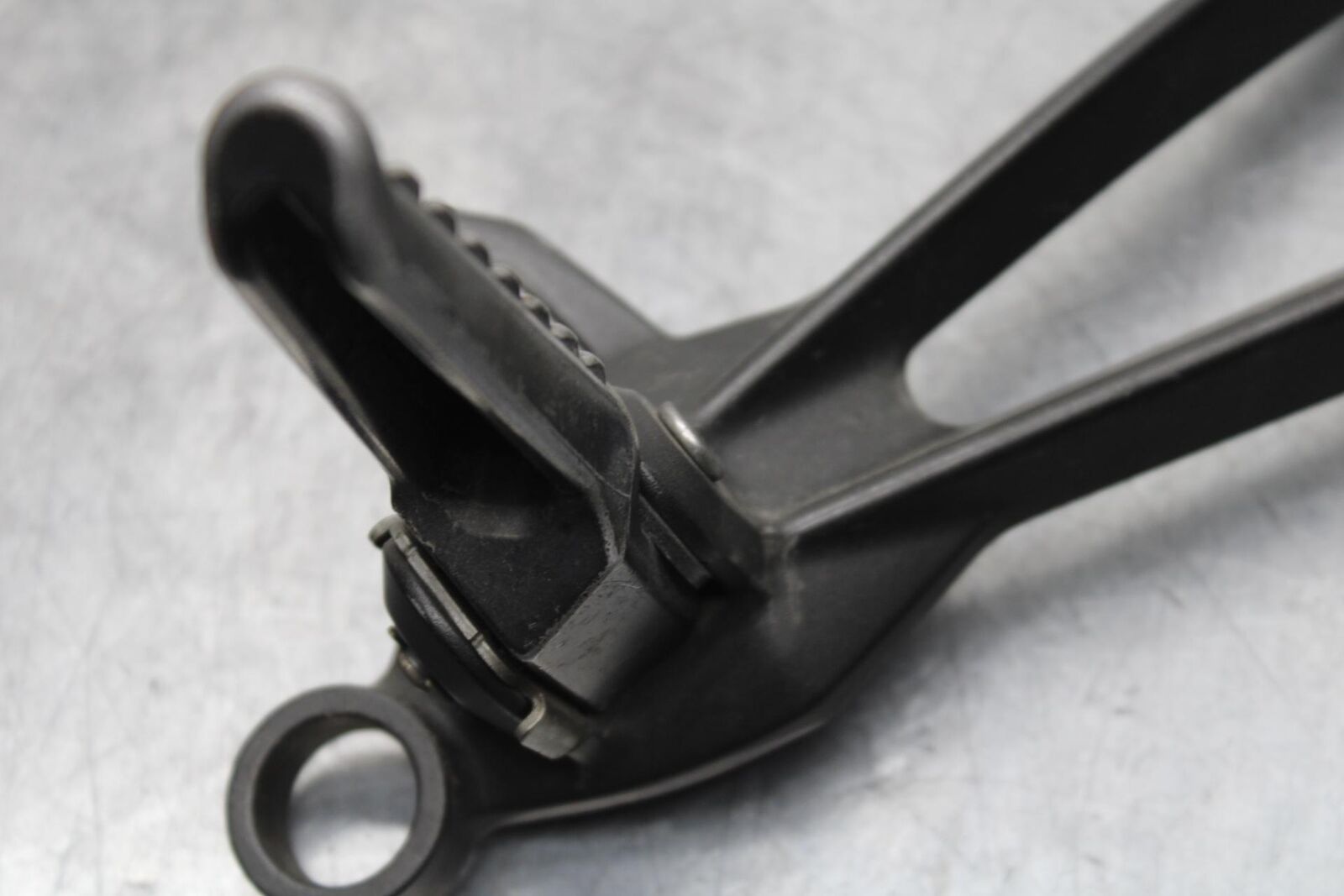 2011 Kawasaki Ninja ZX6R ZX600R RIGHT LEFT PASSENGER FOOT PEGS   BB587