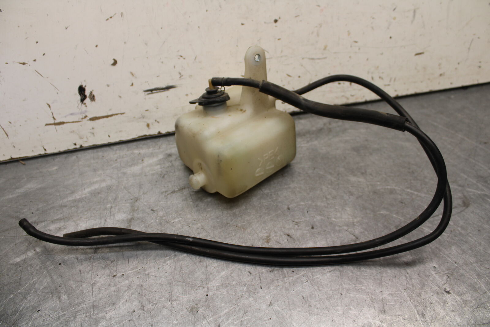 04-06 YAMAHA YZF R1 COOLANT WATER TANK RESERVOIR BOTTLE 5VY-21871-00-00 BB659