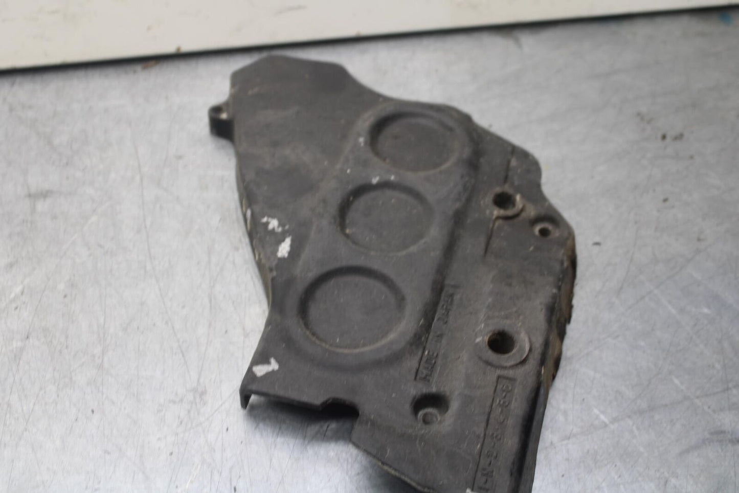 1988 Yamaha FZ600 ENGINE SPROCKET COVER BB601