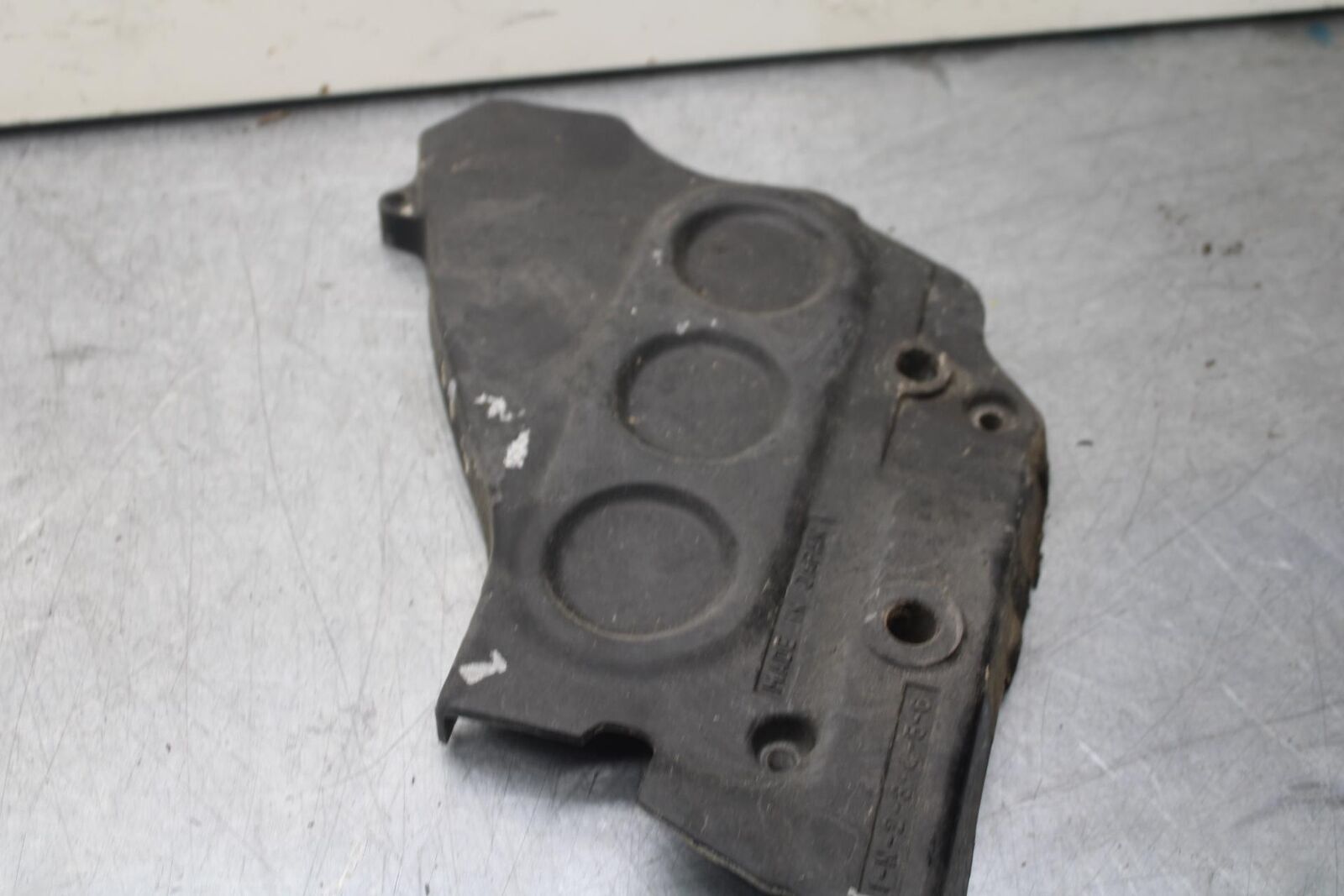 1988 Yamaha FZ600 ENGINE SPROCKET COVER BB601