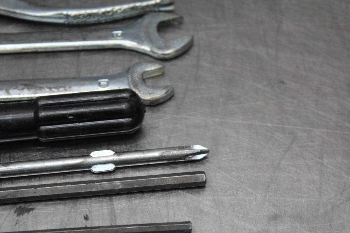 13 YAMAHA YZF R1 STOCK TOOLS OEM TOOL BAG KIT SET BB781