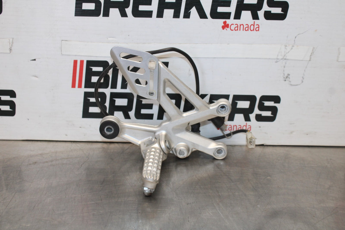 16 APRILIA TUONO V4 1100 RIGHT REARSET REAR SET DRIVER FOOT PEG REST STOP BB905