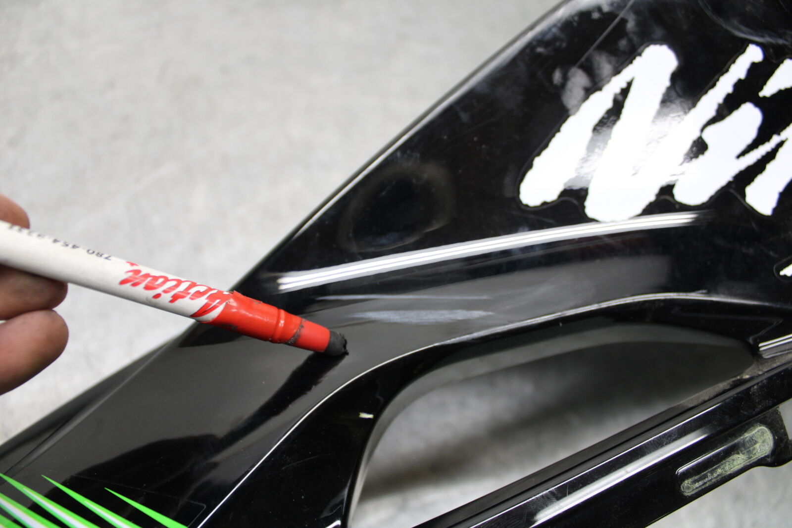 16 KAWASAKI NINJA ZX10R RIGHT FRONT UPPER MID SIDE FAIRING COWL PLASTIC BB650