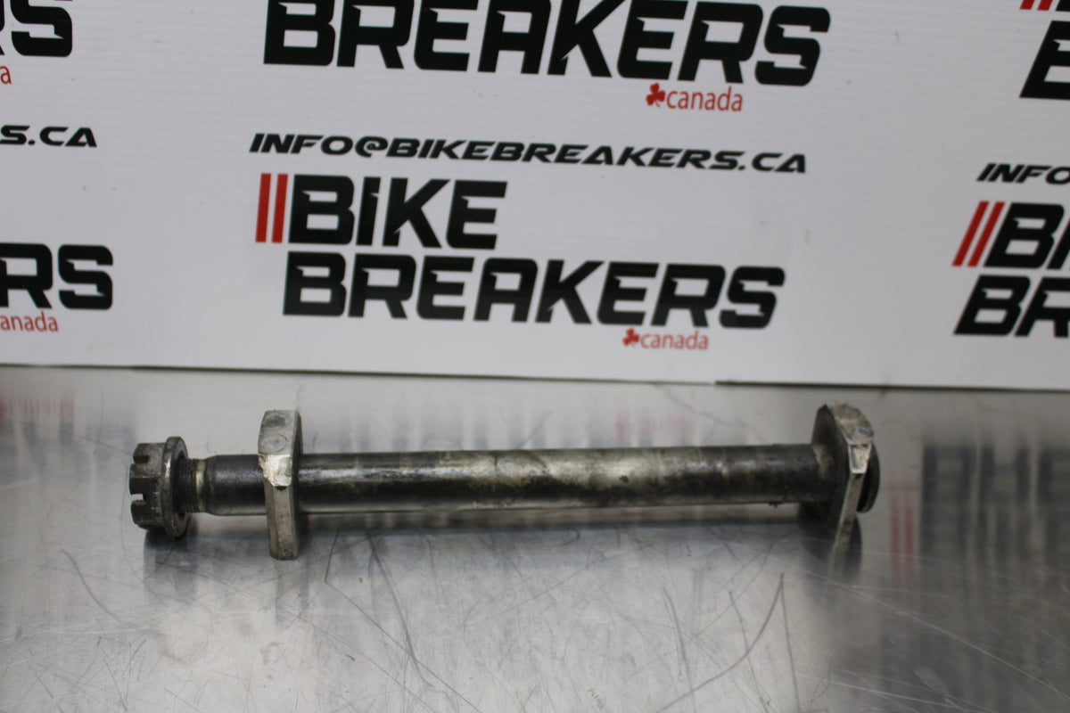 01-03 SUZUKI GSXR600 REAR AXLE BACK WHEEL RIM PIVOT BOLT AXEL BB145