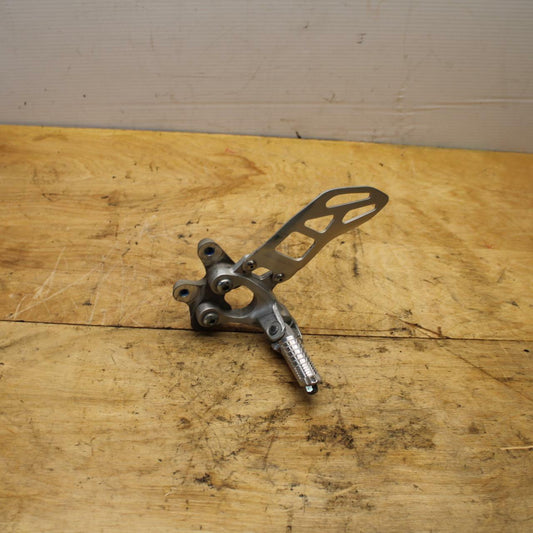 11-13 SUZUKI GSXR600 LEFT REARSET REAR SET DRIVER FOOT PEG BRACKET MOUNT BB330