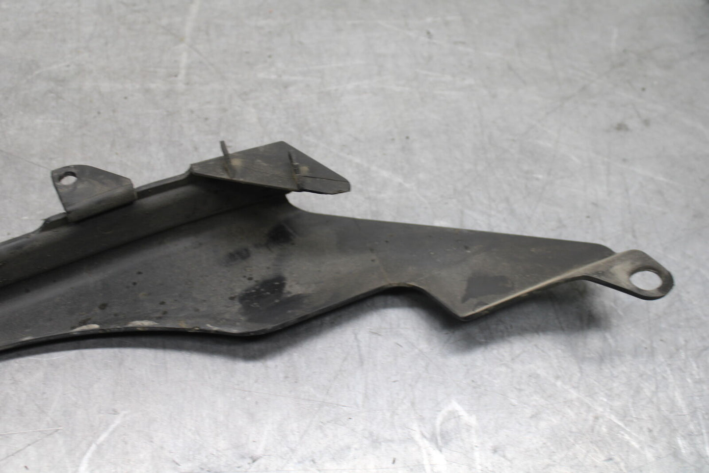 07-08 YAMAHA YZF R1 REAR BACK DRIVE CHAIN GUARD COVER SHIELD BB724