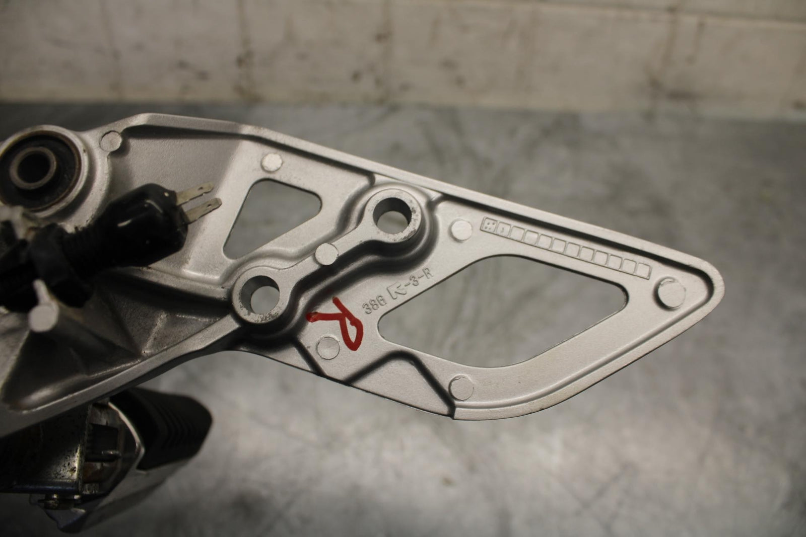 2016 Suzuki Bandit  GSF1250SA ABS RIGHT REARSET REAR SET DRIVER FOOT PEG BB509