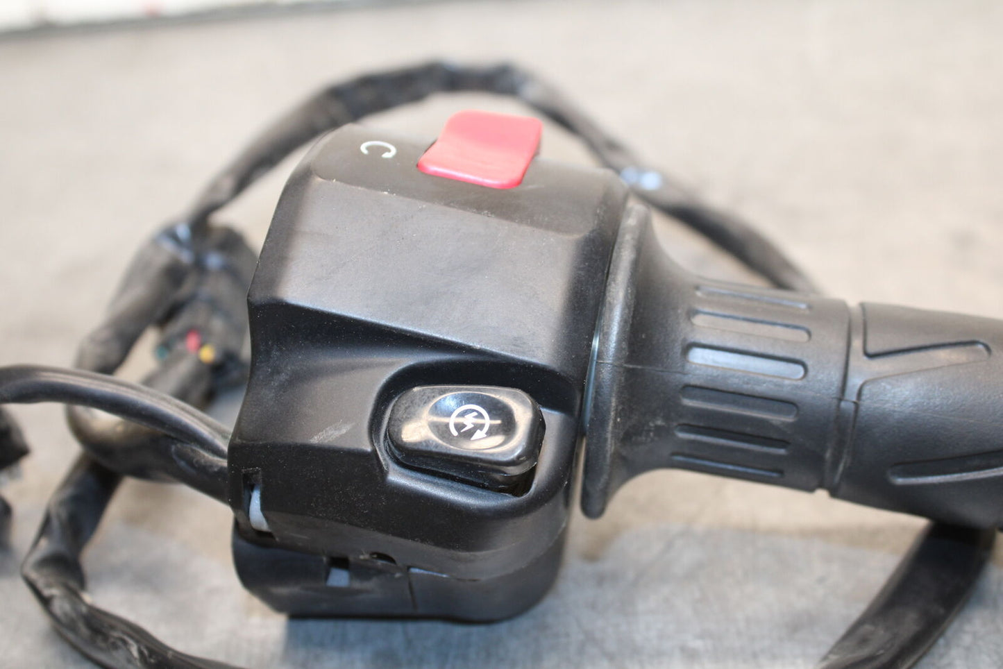 18-24 KAWASAKI NINJA 650 RIGHT CLIP ON HANDLE KILL OFF START SWITCH BB725