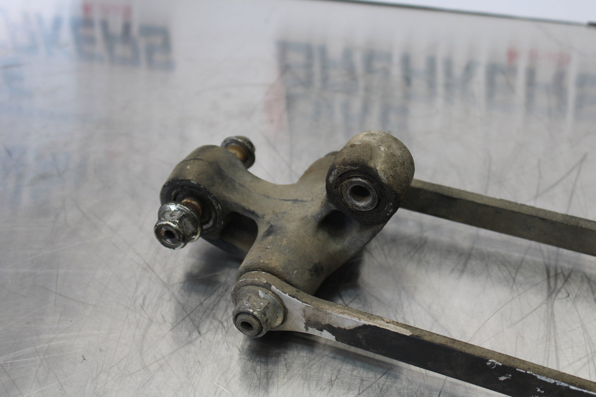01-03 SUZUKI GSXR600 REAR DOGBONE SHOCK LINKAGE LINK BB145