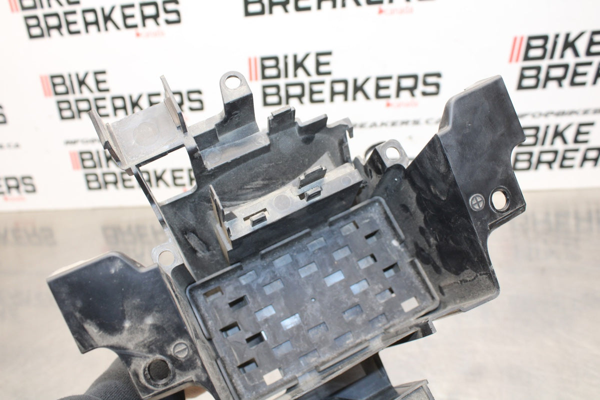 17-24 SUZUKI SV650 REAR BACK TAIL UNDERTAIL BATTERY TRAY PLASTIC BB829