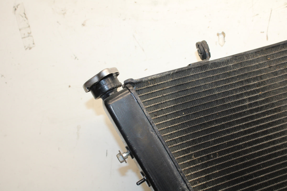 09 SUZUKI GSXR600 ENGINE RADIATOR MOTOR COOLER COOLING RADIATER BB759