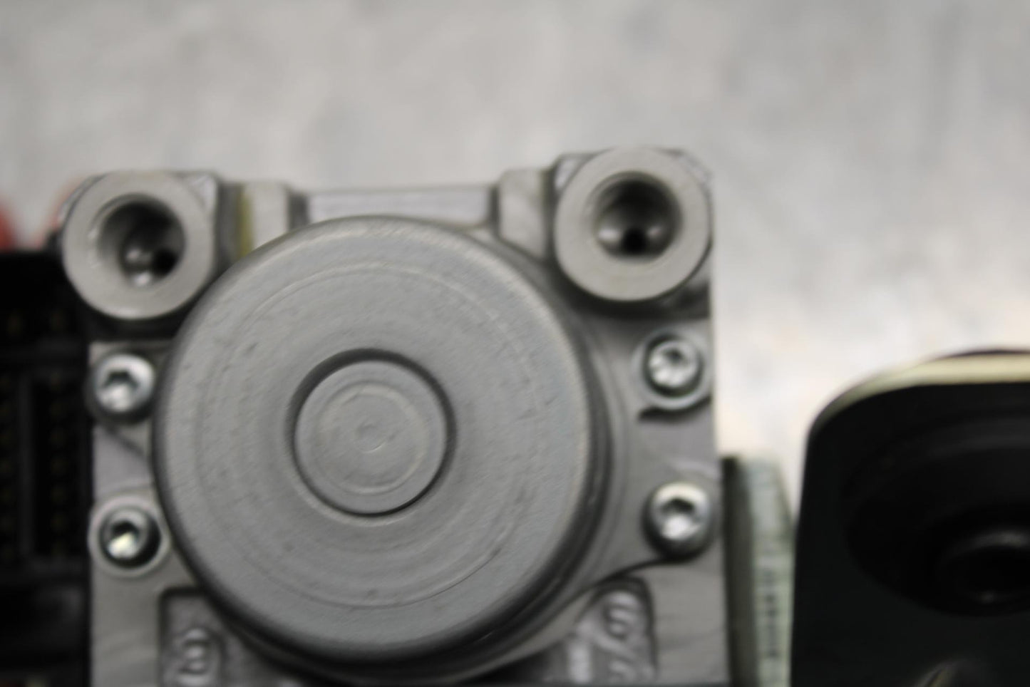 20 SUZUKI GSXR 1000 ABS PUMP UNIT MODULE BB597
