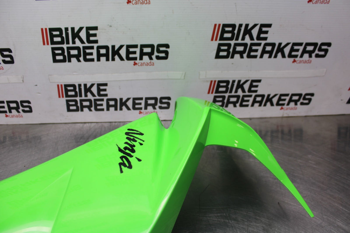 08 KAWASAKI NINJA ZX10R OEM LEFT MID UPPER SIDE FAIRING COWL PLASTIC BB902
