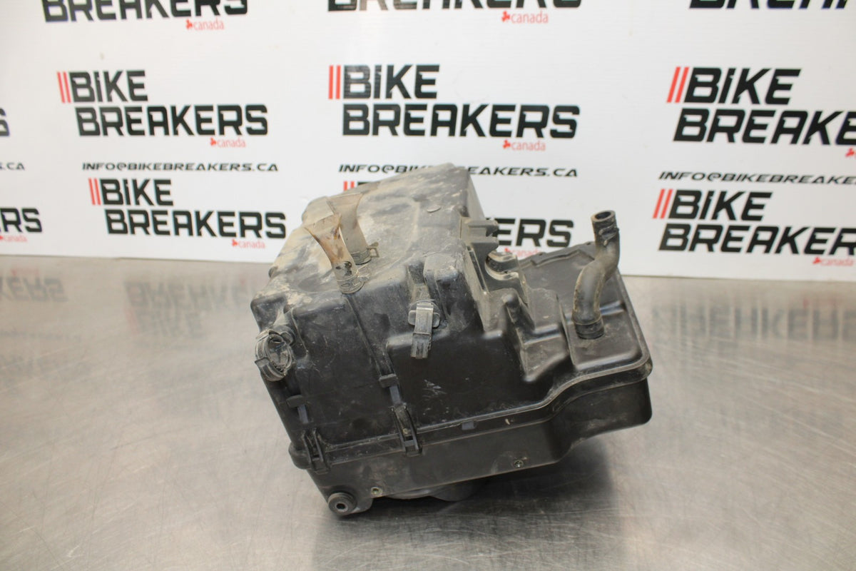 05 TRIUMPH ROCKET III AIRBOX AIR INTAKE FILTER BOX BB186