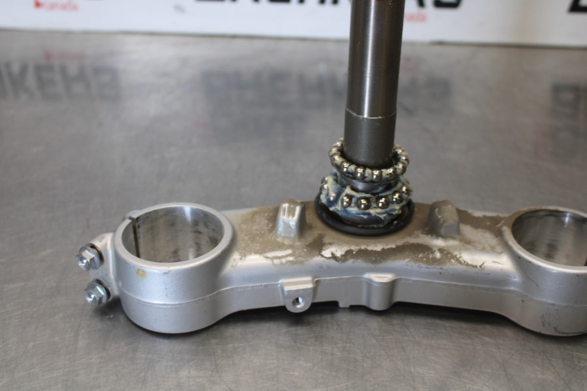 05-06 HONDA CBR600RR FRONT FORKS CLAMP LOWER TRIPLE TREE STEM BB893