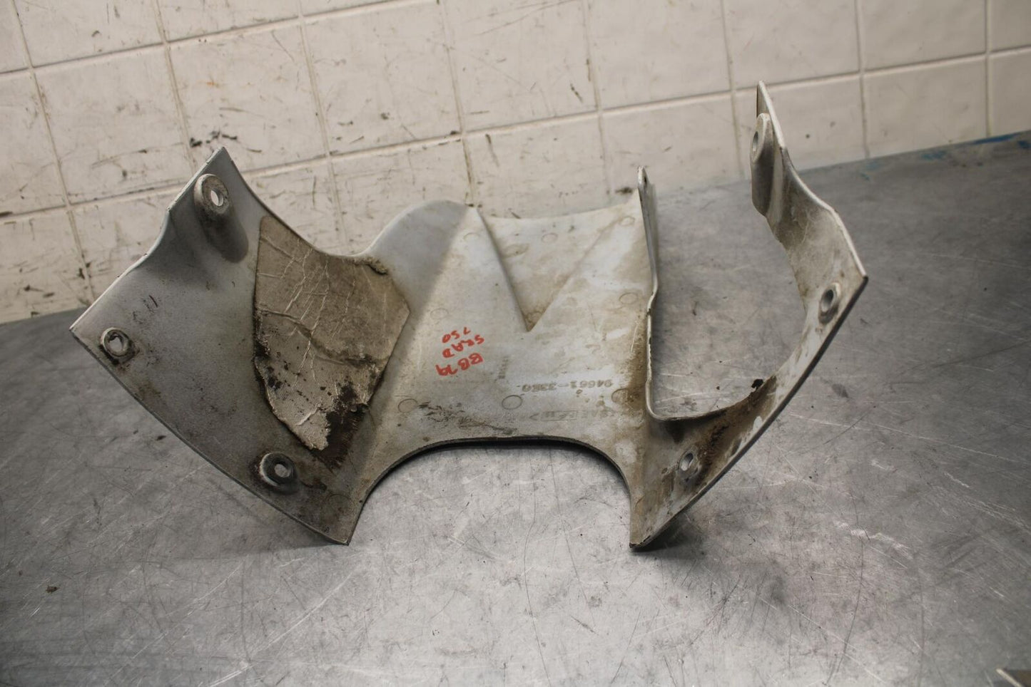 1997 Suzuki GSXR750 REAR BELLY FAIRING COWL BB39