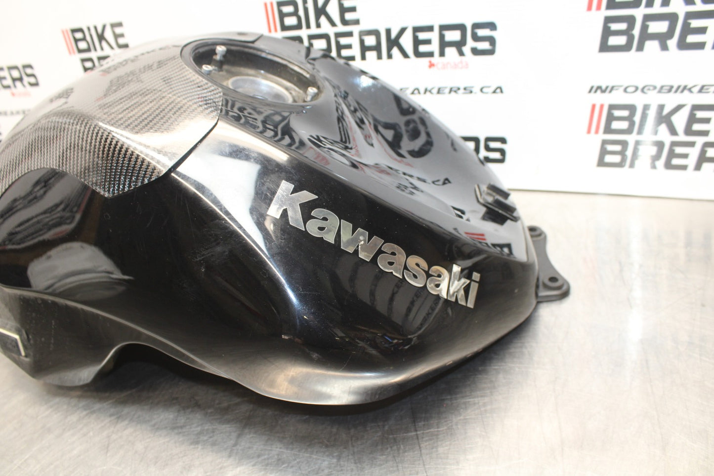08 KAWASAKI NINJA ZX10R GAS TANK FUEL CELL PETROL RESERVOIR BB201