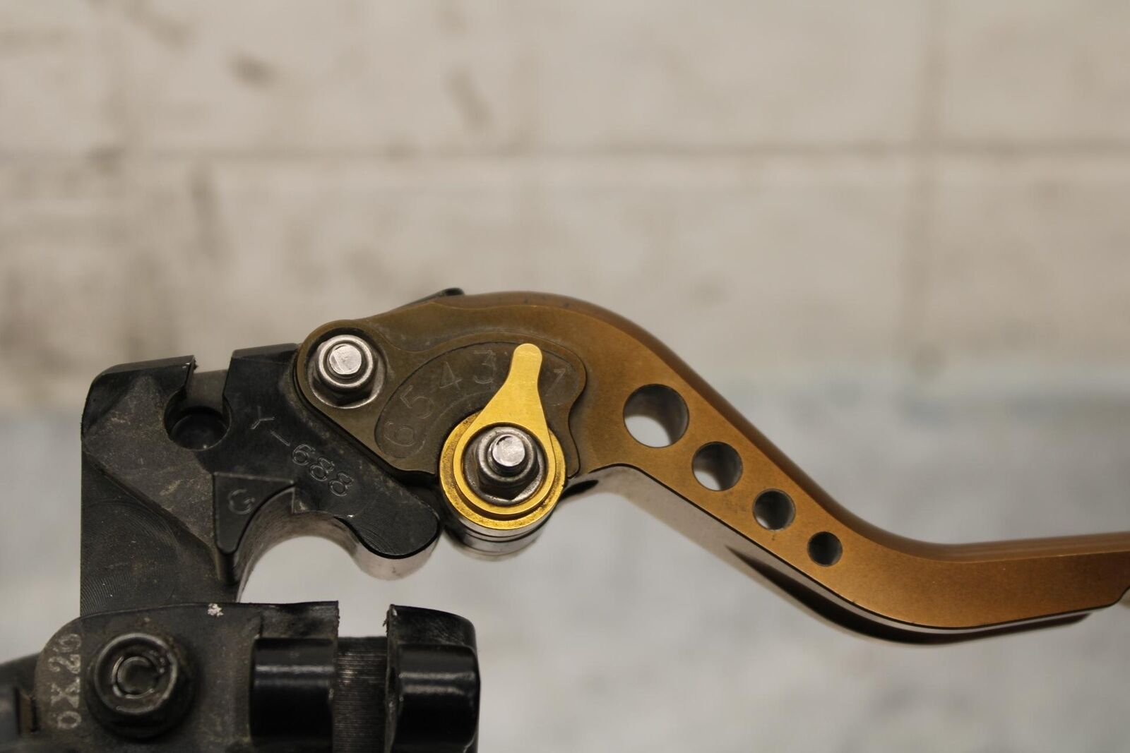 2006 Yamaha YZF R6 CLUTCH PERCH MOUNT WITH LEVER  BB560