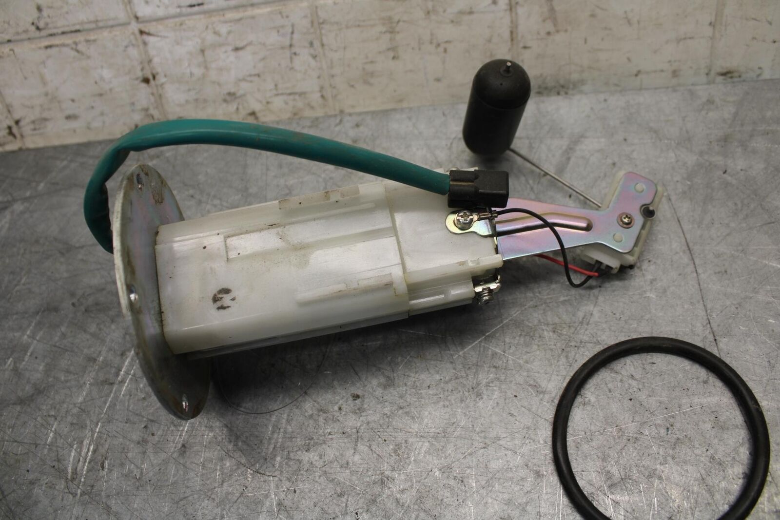 19-20 KAWASAKI NINJA ZX6R FUEL PUMP GAS PETROL SENDER UNIT 49040-0779 BB528