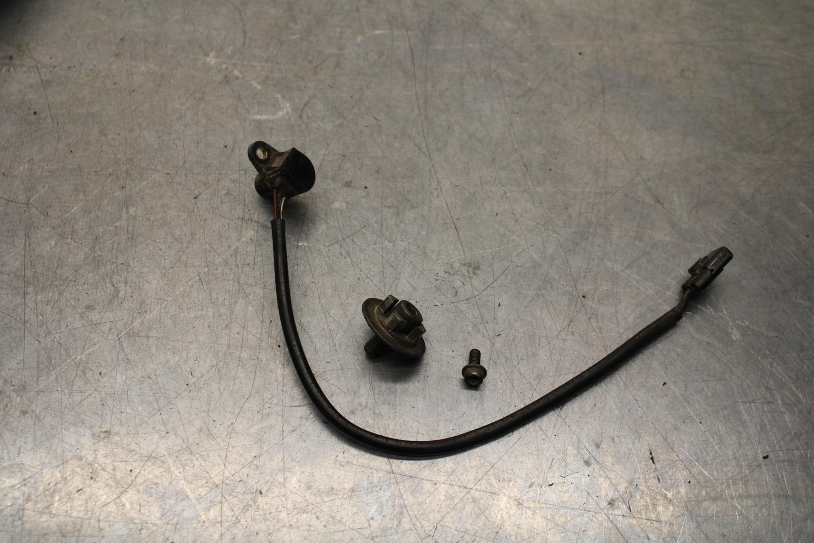 1999 Suzuki GSXR600 SPEED SPEEDOMETER SENSOR 34990-35F00 BB580