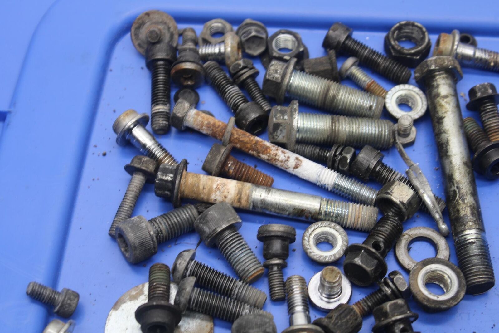 1988 Yamaha FZ600 MISCELLANEOUS BOLTS HARDWARE MOTOR SCREWS BB601