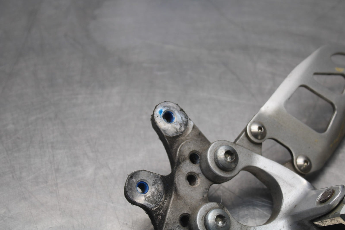 11-26 SUZUKI GSXR750 LEFT REARSET REAR SET DRIVER FOOT PEG REST STOP BB900