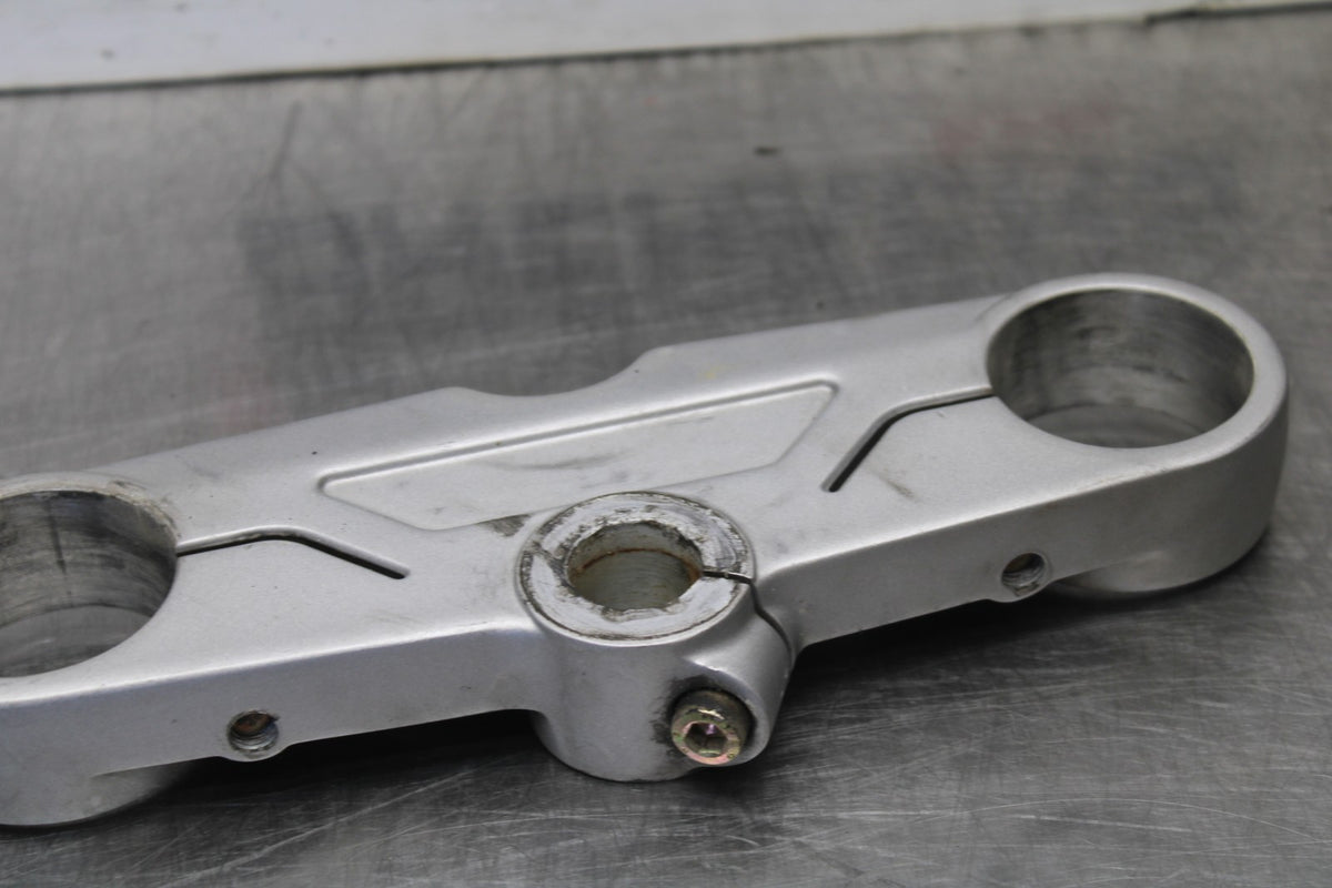 05 DUCATI SUPERSPORT 800 FORKS UPPER TRIPLE TREE CLAMP BB913