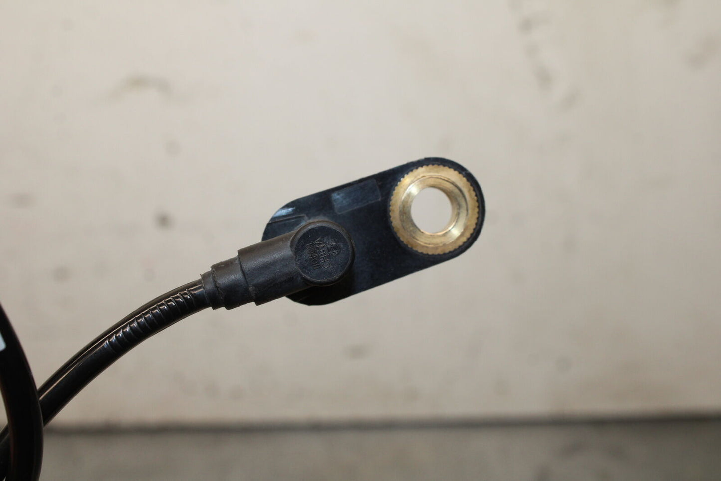 16 KAWASAKI NINJA ZX10R REAR WHEEL SPEED SENSOR BB650