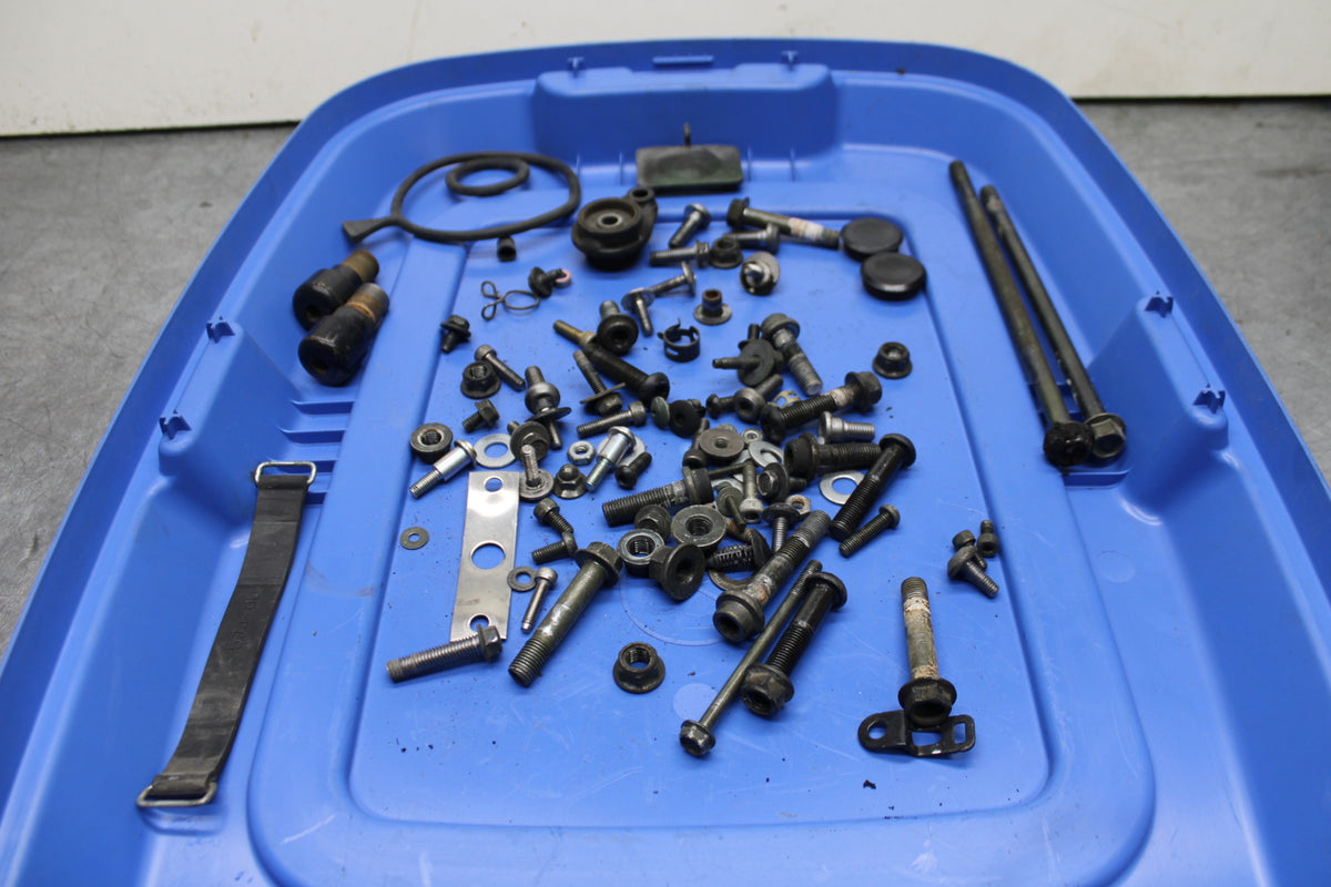 03-05 YAMAHA YZF R6 MOUNTING BOLTS HARDWARE MOTOR SCREWS BB751