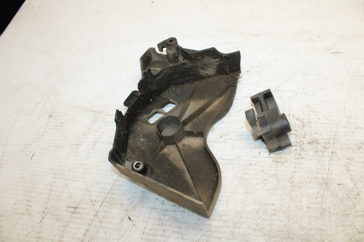 15-17 YAMAHA YZF R3 ENGINE SPROCKET COVER 1WD-E5418-00-00 BB288