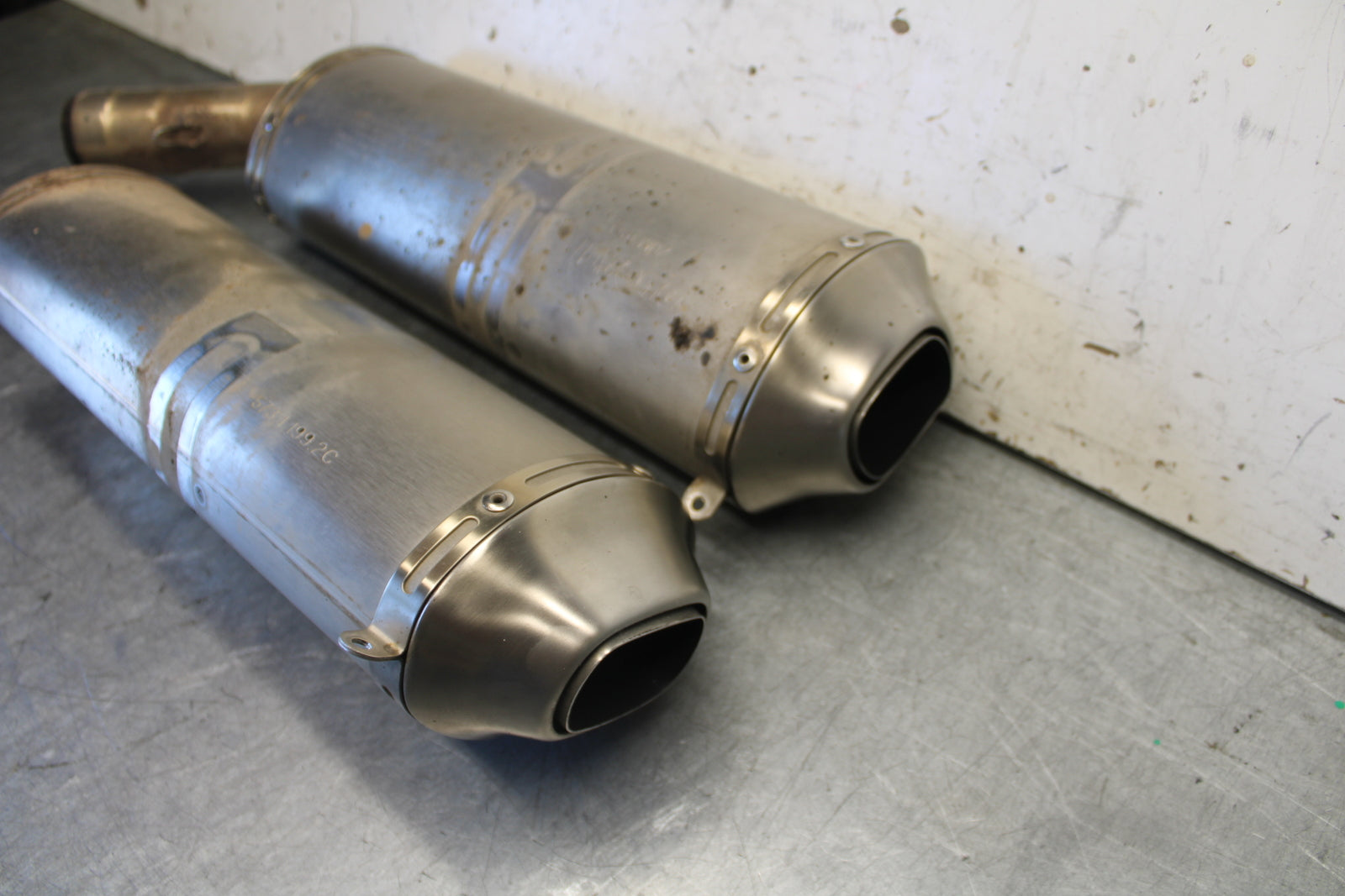 07-08 DUCATI 1098 EXHAUST PIPE MUFFLER SLIP ON CAN SILENCER BB699