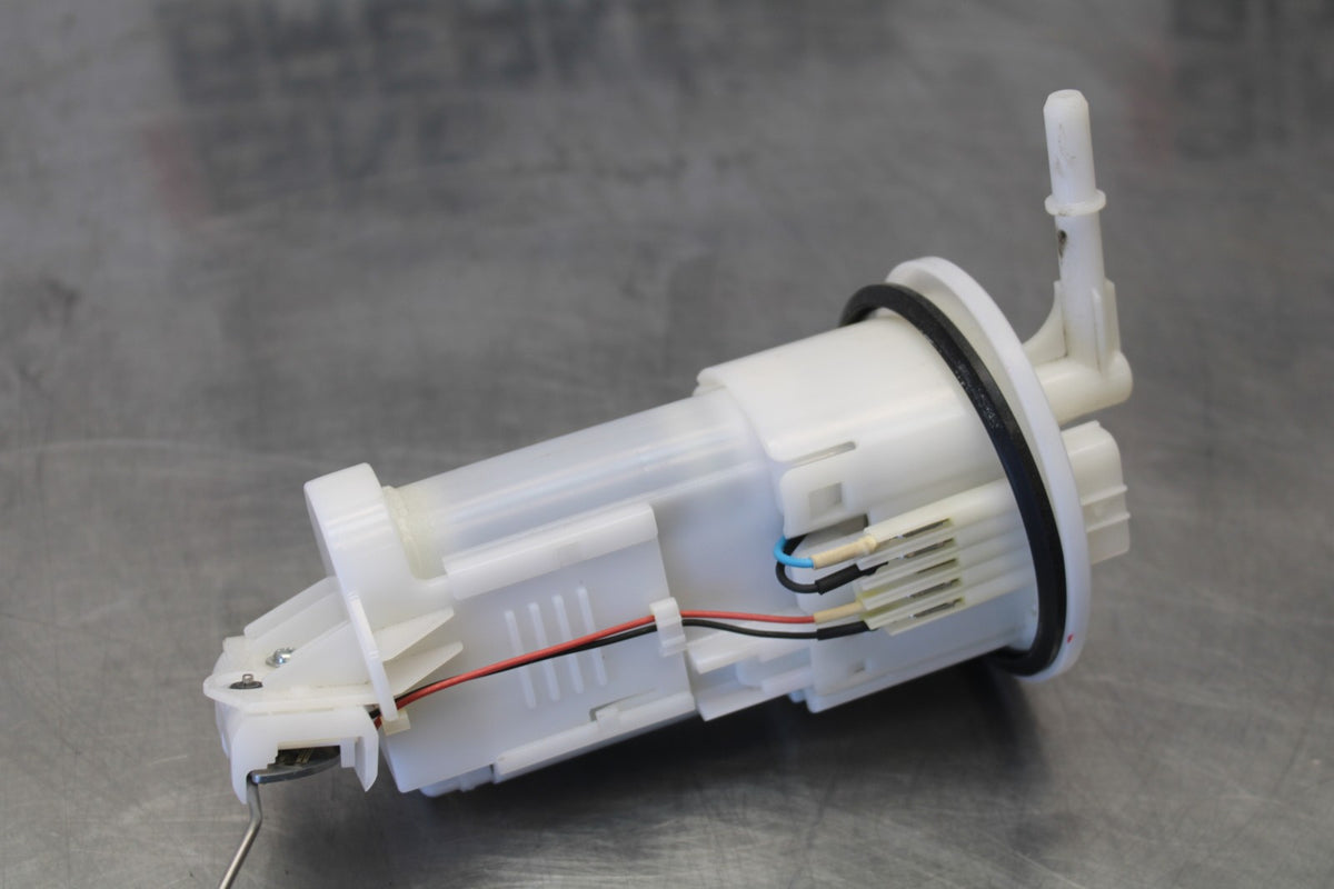 24-25 KAWASAKI ELIMINATOR 450 FUEL GAS PUMP BB869
