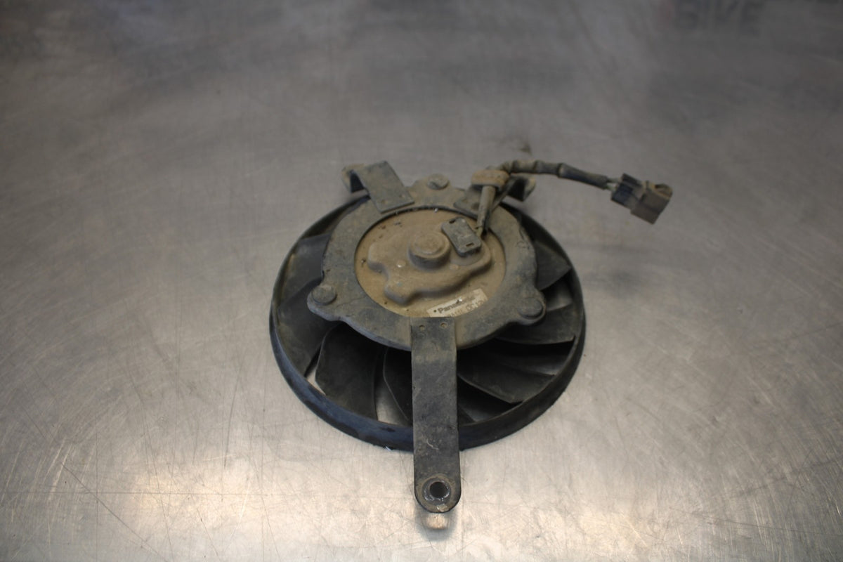 15 TRIUMPH TIGER 800 ENGINE RADIATOR COOLING FAN BB873