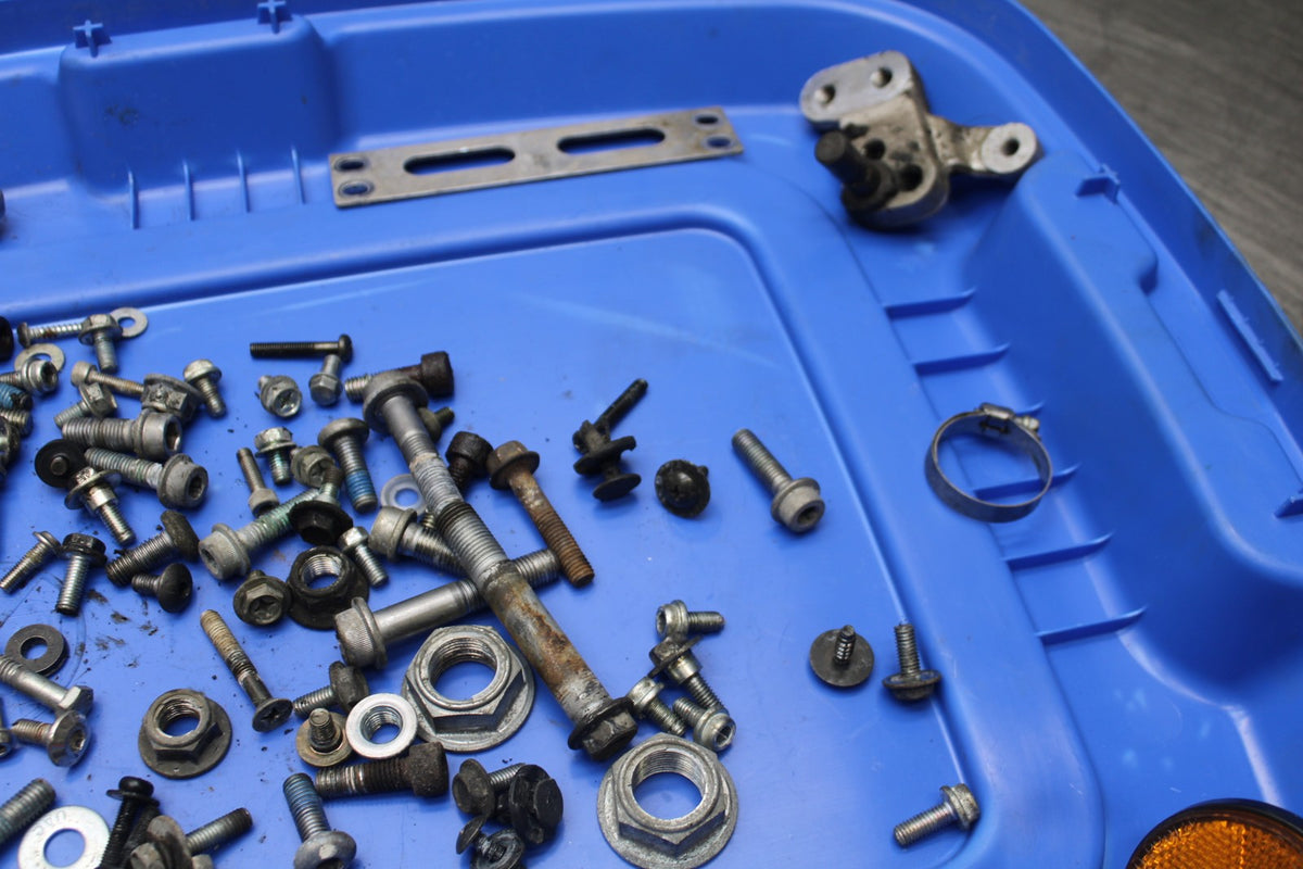 06-07 SUZUKI GSXR750 MOUNTING BOLTS HARDWARE MOTOR SCREWS BB811