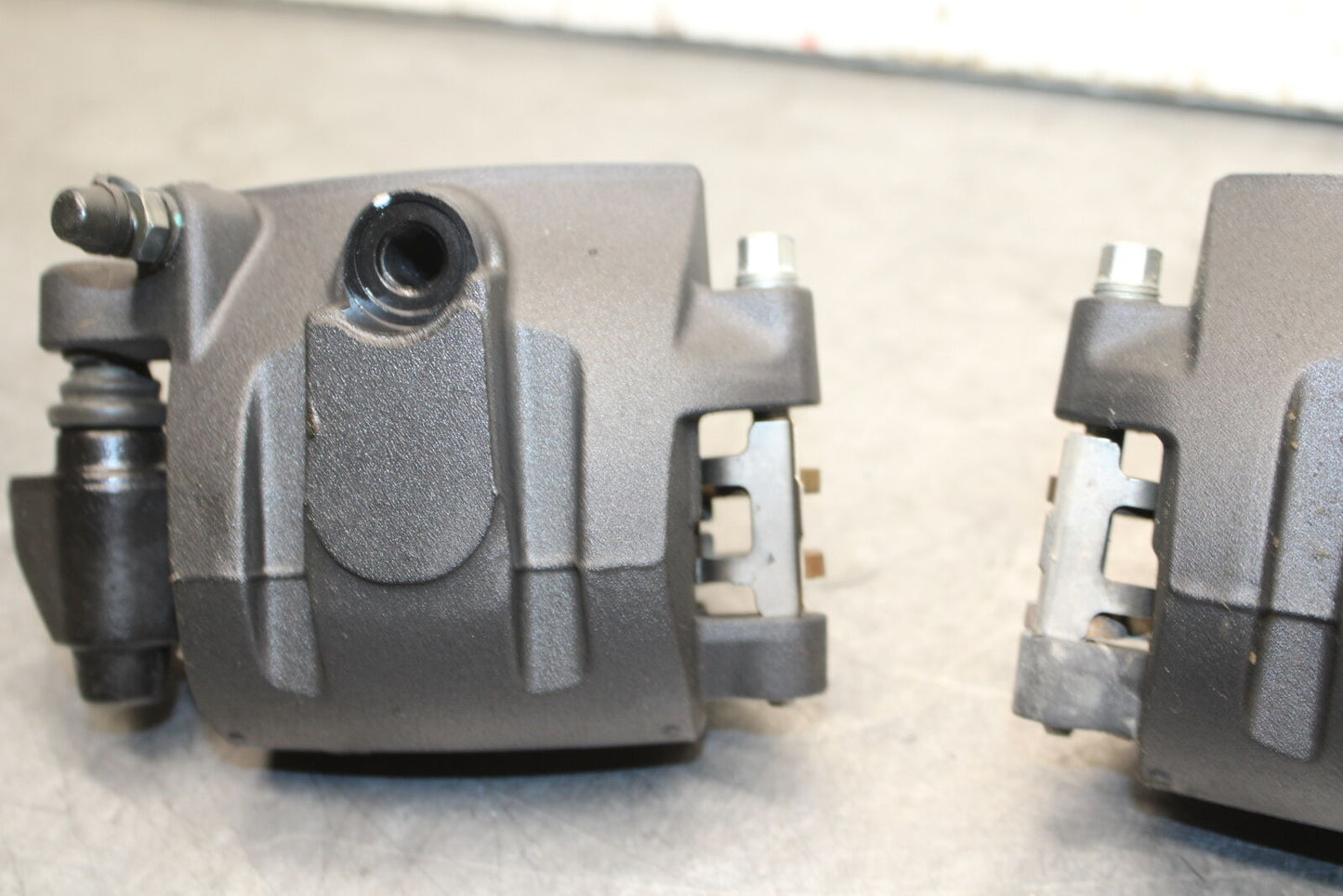 18-24 KAWASAKI NINJA 650 RIGHT LEFT FRONT BRAKE CALIPER SET PAIR CALIPERS BB725
