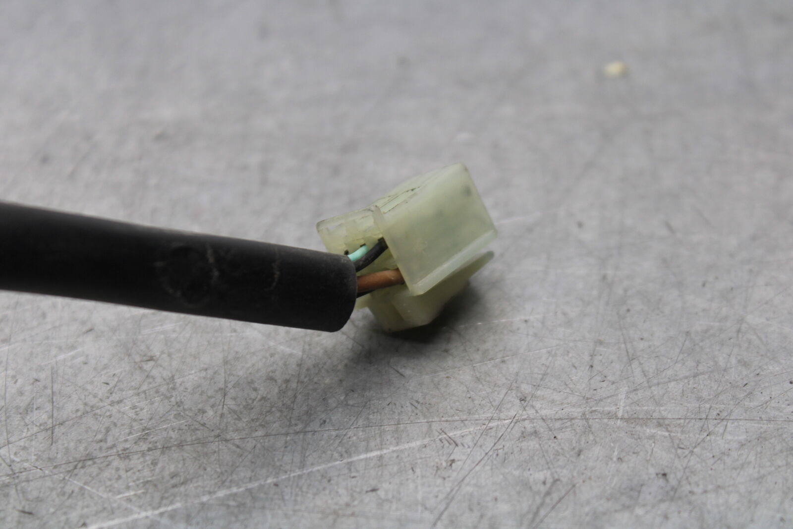 05-06 SUZUKI GSXR1000 REAR TAIL TAILLIGHT BACK BRAKE LIGHT 35710-41G30 BB663