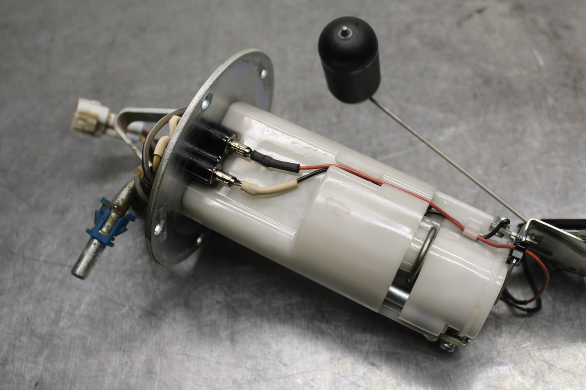 08-10 SUZUKI GSXR 600 FUEL PUMP GAS PETROL SENDER UNIT  BB721