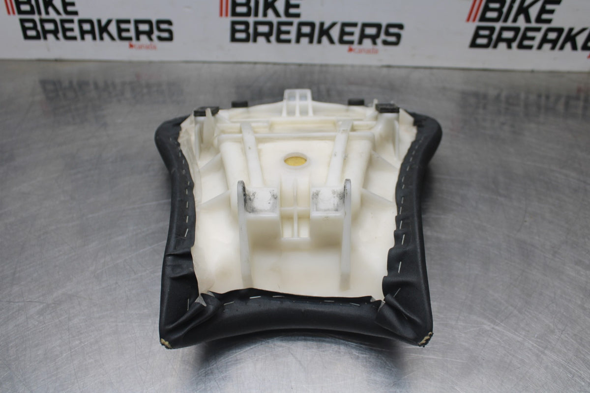 08 KAWASAKI NINJA ZX10R FRONT DRIVERS SEAT PAD SADDLE PILLION BB902