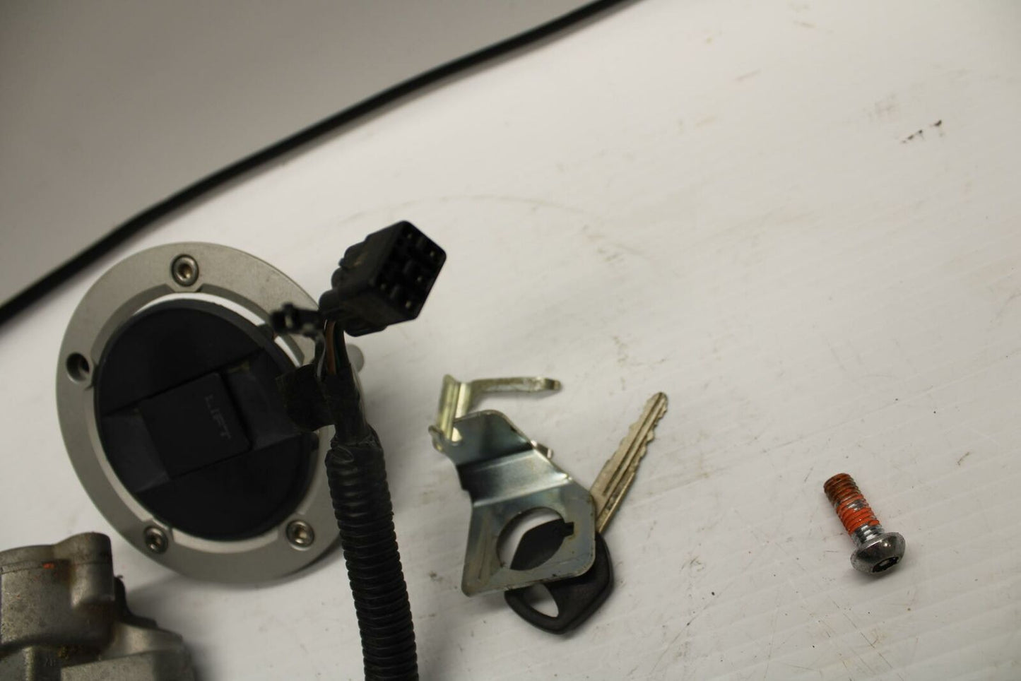 13-16 SUZUKI BANDIT 1250S  IGNITION LOCK KEY SET W/ GAS CAP AND SEAT LOCK BB238