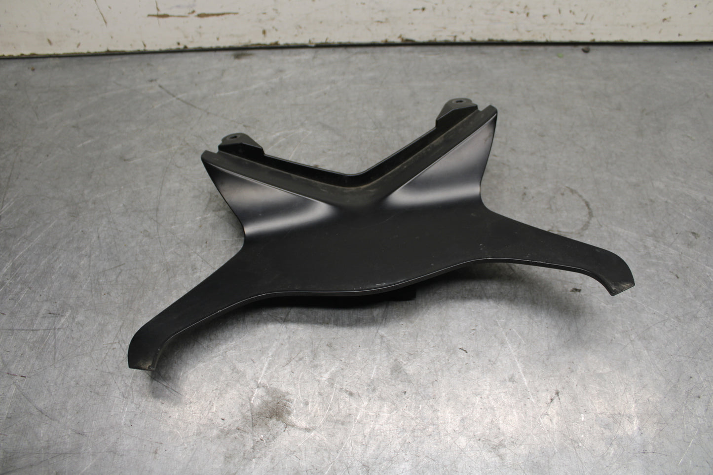 13-18 KAWASAKI NINJA ZX6R CENTER REAR BACK TAIL FAIRING COWL  BB682