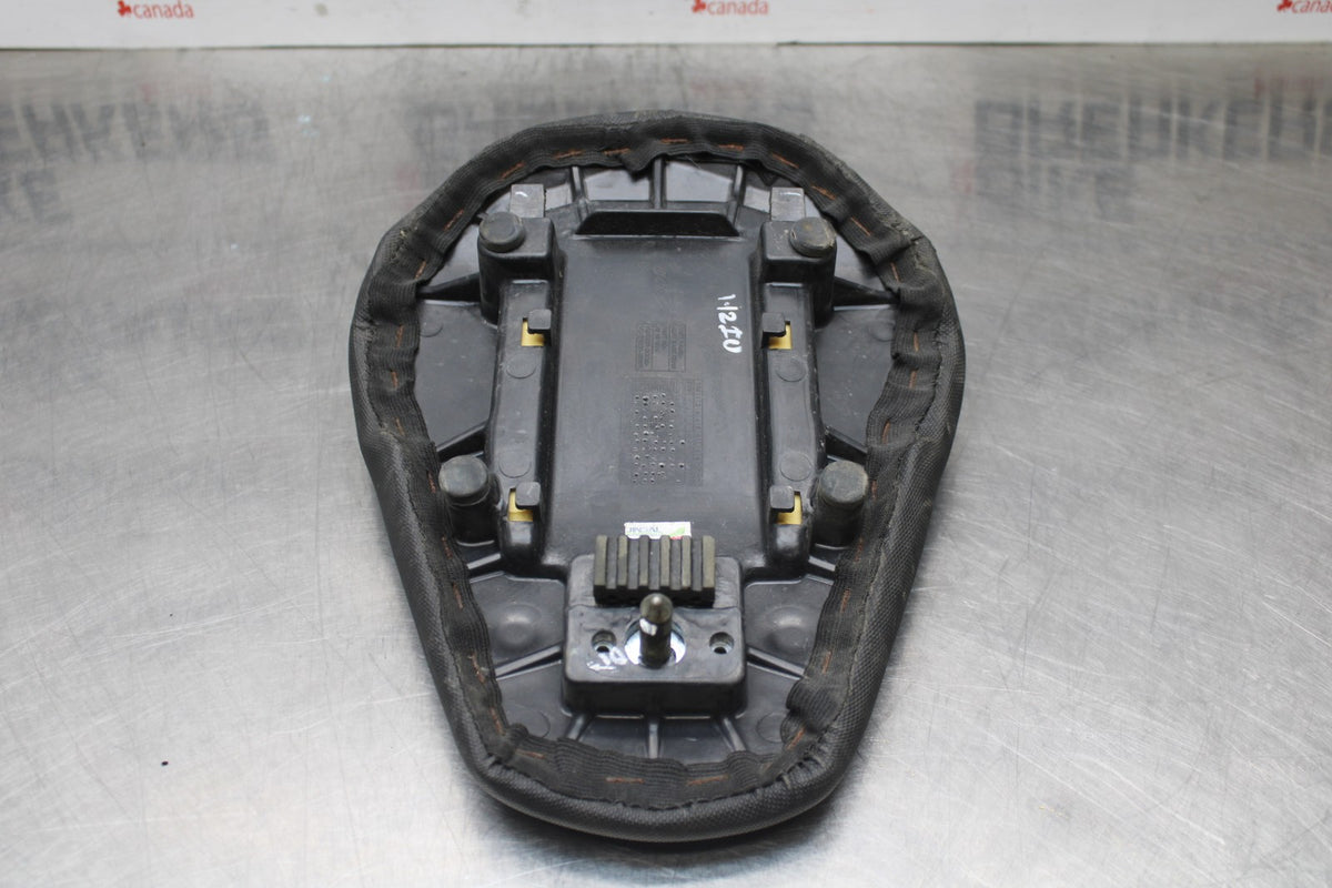 13-16 KTM 390 DUKE REAR BACK PASSENGER TANDEM SEAT PAD SADDLE PILLION BB815
