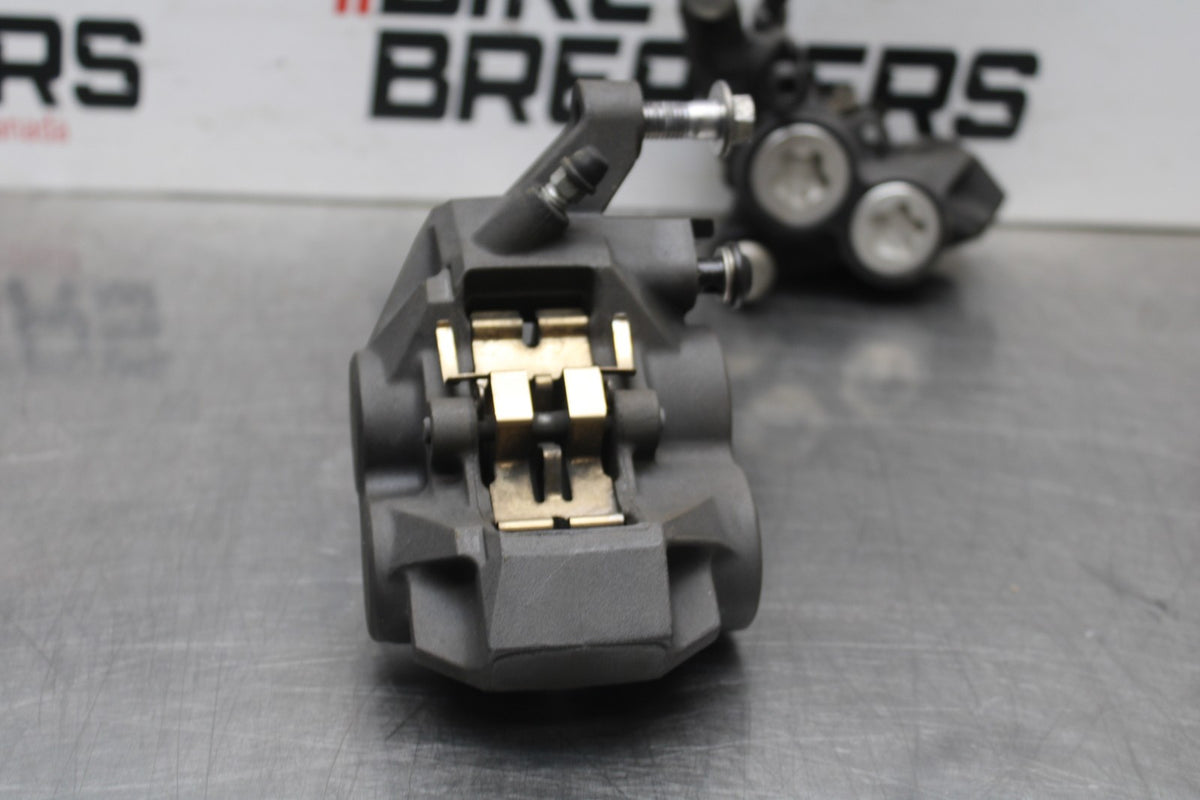 14-17 YAMAHA FZ07 RIGHT LEFT FRONT BRAKE CALIPER SET PAIR CALIPERS BB843