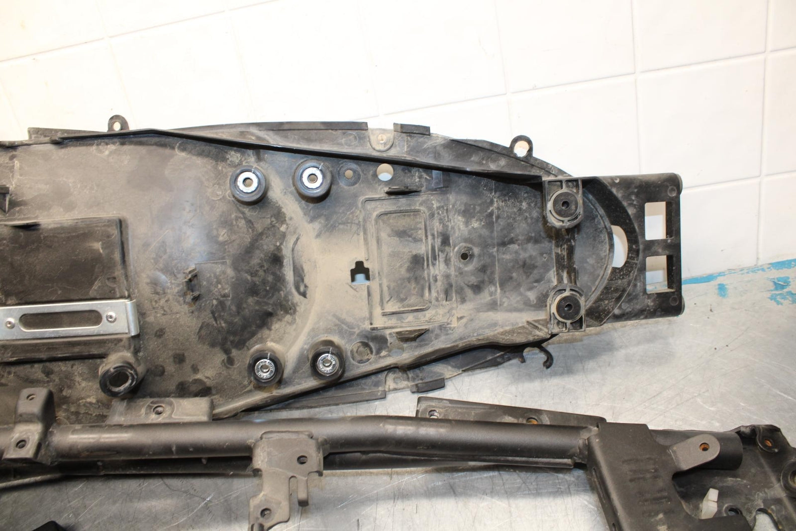 07-08 KAWASAKI CONCOURS 1400 ABS REAR BACK TAIL SUBFRAME SUB FRAME BB449