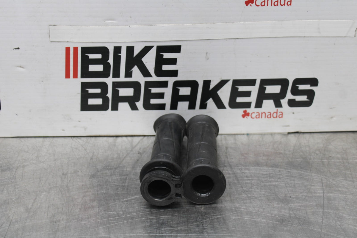 08 KAWASAKI NINJA ZX10R RIGHT THROTTLE GRIP BB902