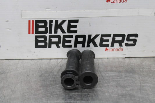 08 KAWASAKI NINJA ZX10R RIGHT THROTTLE GRIP BB902