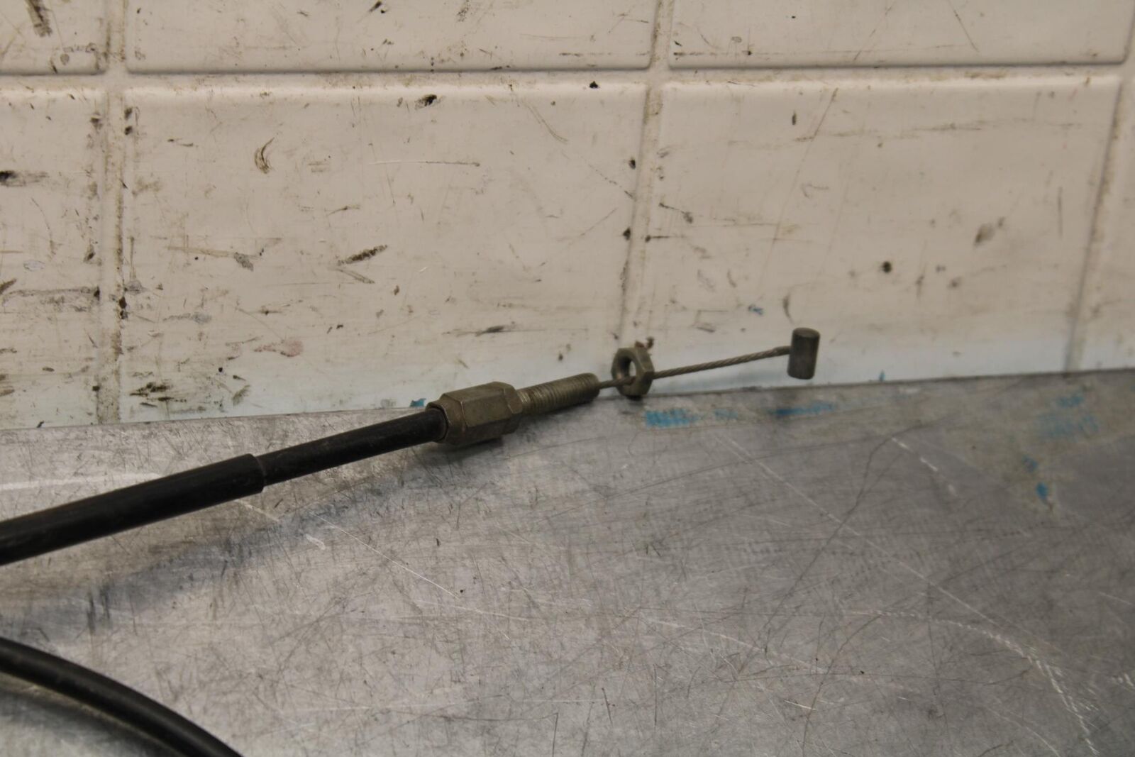75 SUZUKI GT 550 CLUTCH THROTTLE BRAKECABLE LINE BB67