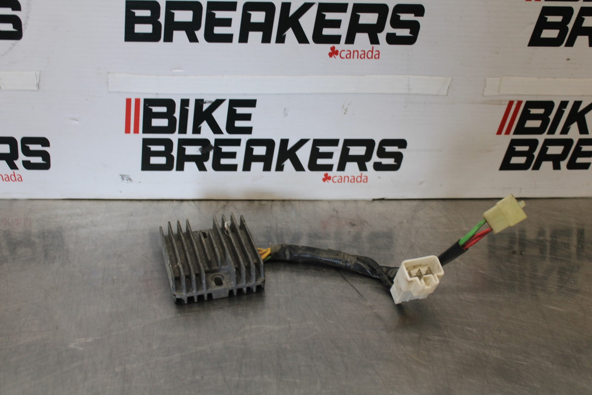 05-06 HONDA CBR600RR RECTIFIER VOLTAGE REGULATOR BB893
