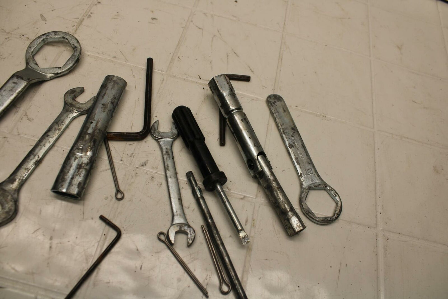 03-05 SUZUKI SV1000 STOCK TOOLS OEM TOOL BAG KIT SET BB405