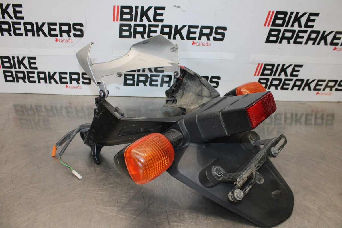 05-06 HONDA CBR600RR REAR BACK FENDER MUD GUARD BB893