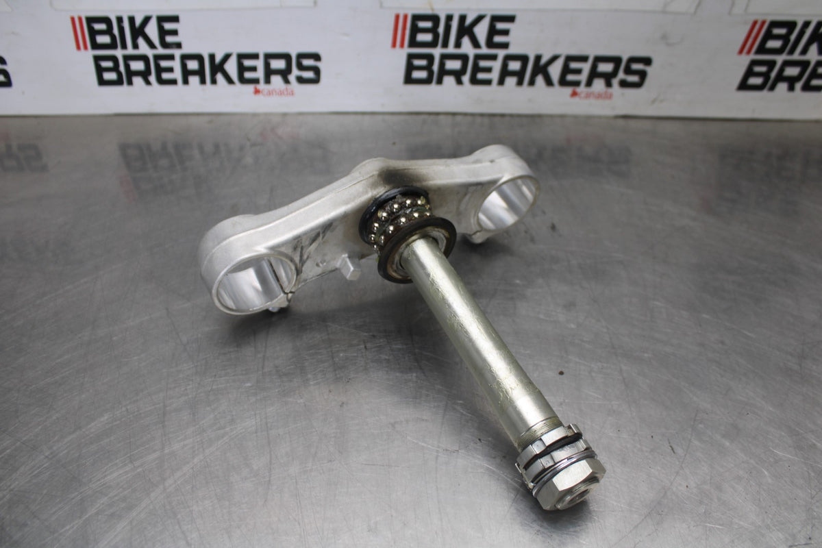 17 YAMAHA YZF R6 FRONT FORKS CLAMP LOWER TRIPLE TREE STEM BB922
